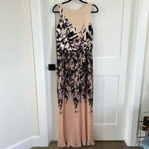 Just Taylor full length pleated skirt dress